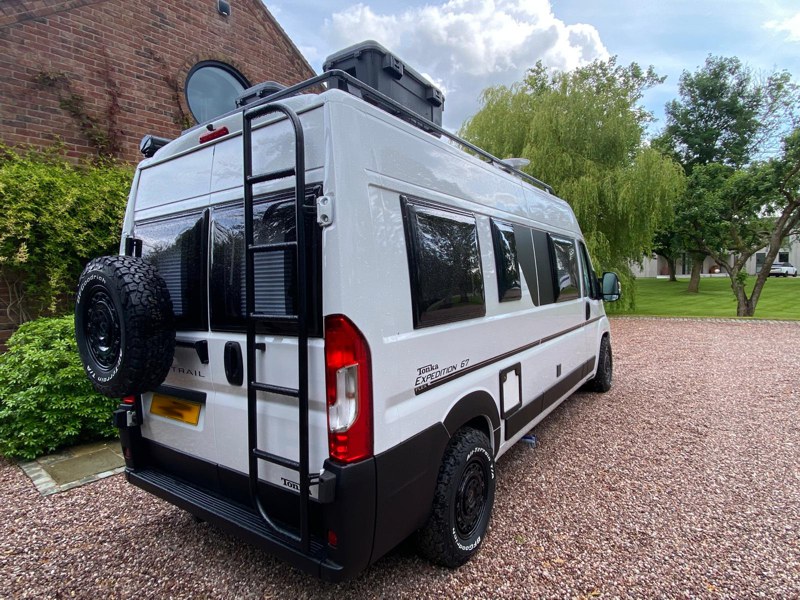 Awning attached to roof rack