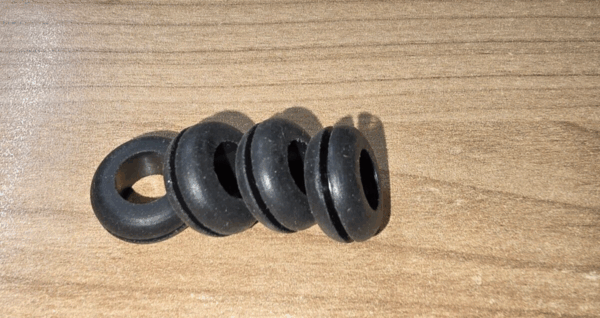 4 x  Spinflo Thetford Caravan, Motorhome Rubber Bump Stop ID.8mm - SPCX0387 - Image 3