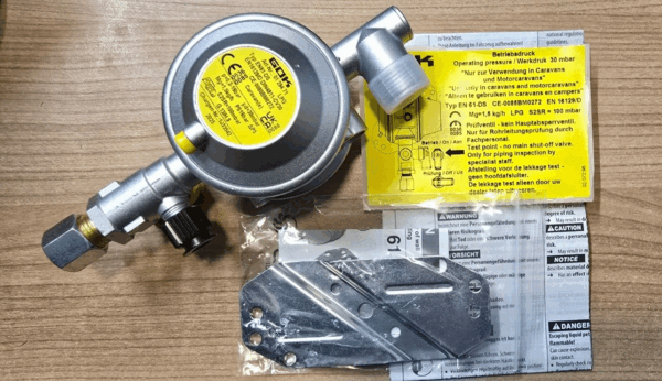 Truma Bulkhead Regulator 8mm GOK 0129471 -  30mbar GOK with Test Point - Image 3